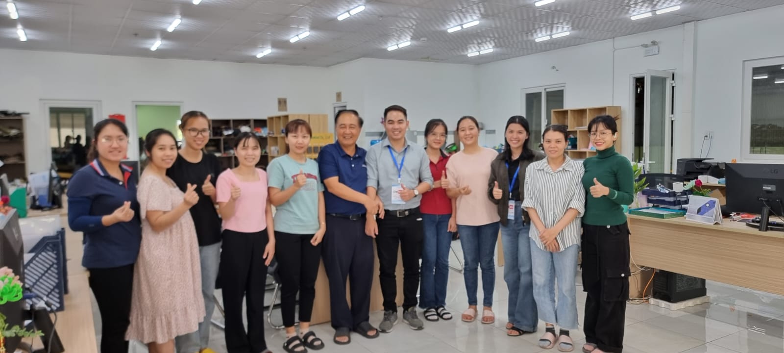 Photo with contacted person